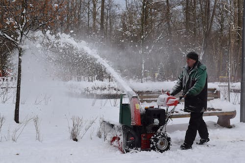 A Comprehensive Guide on How to Maintain Your Snowblower Carburetor for Efficient Performance